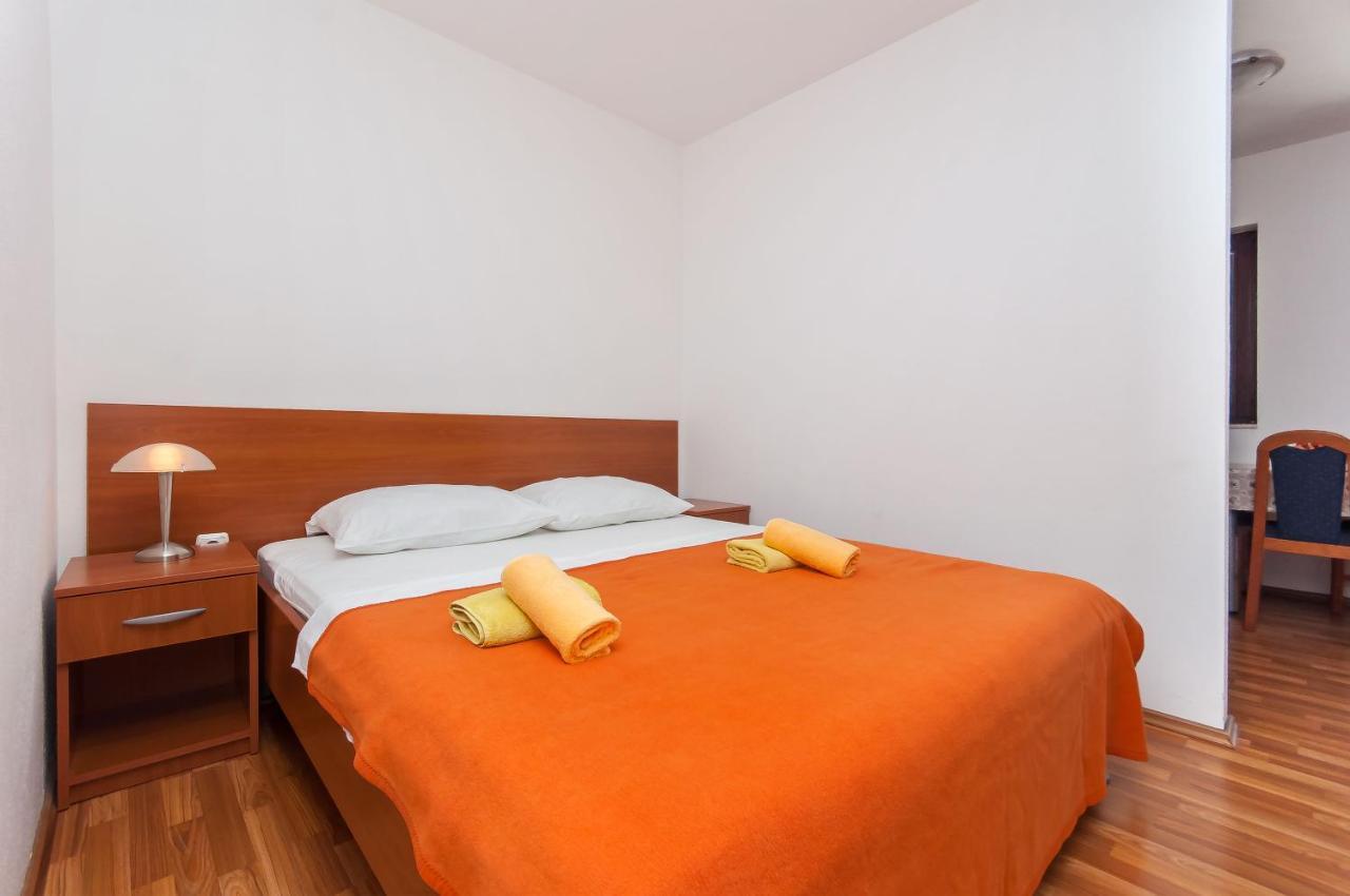 Apartments Ricina Дуги-Рат Экстерьер фото