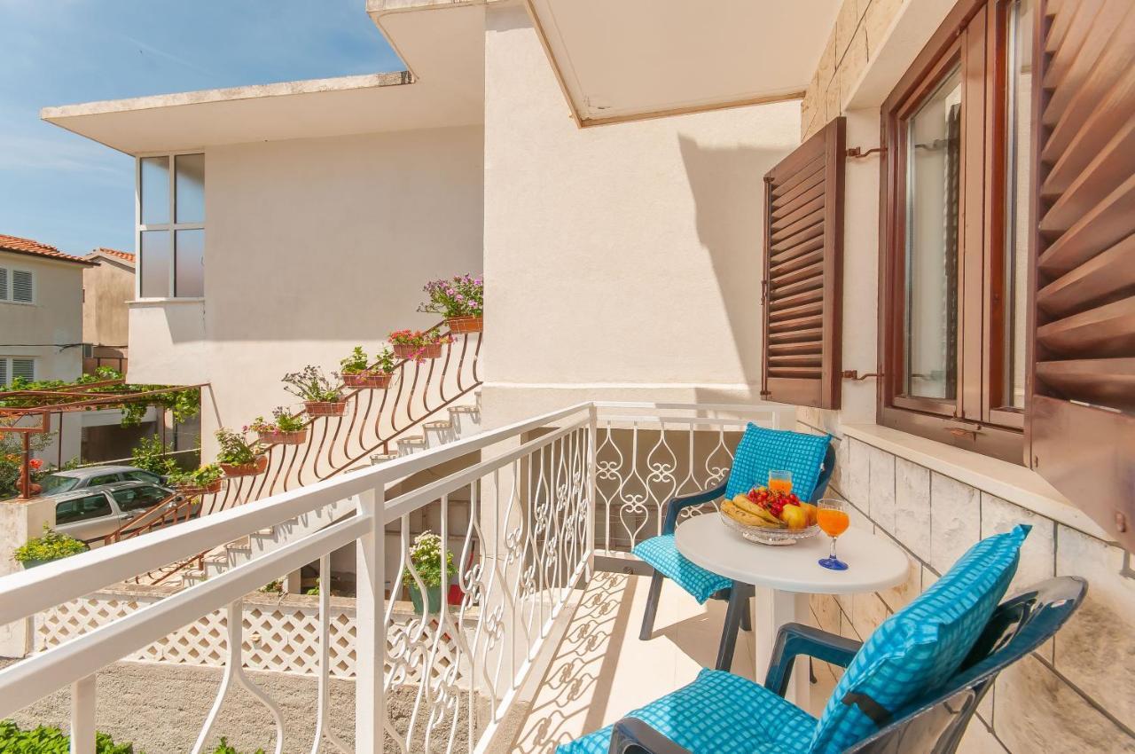 Apartments Ricina Дуги-Рат Экстерьер фото