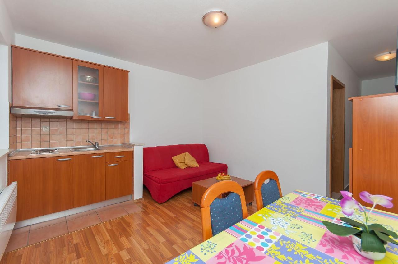 Apartments Ricina Дуги-Рат Экстерьер фото