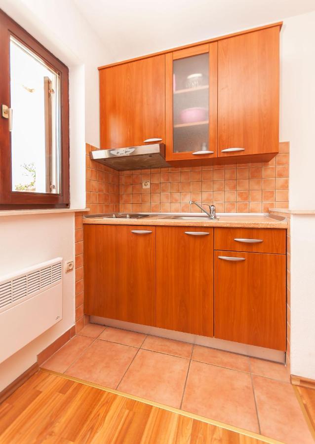 Apartments Ricina Дуги-Рат Экстерьер фото
